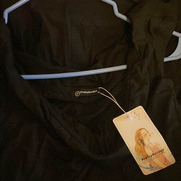 Black V-Neck Sleeveless Cocktail Sundress - Picture 2 of 2